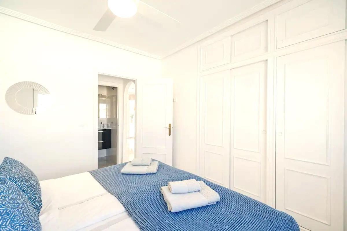Ferienwohnung Penthouse Bellavista With Sea Views Torrevieja Exterior foto